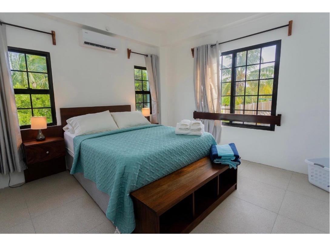 Bay Towers Apart otel Caye Caulker Dış mekan fotoğraf
